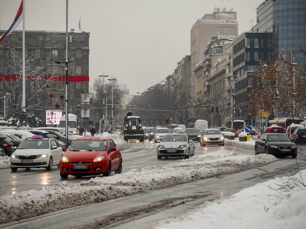 Ako se povredite zbog leda na ulici možete da dobijete i do 600.000 RSD: Evo šta je potrebno za dobijanje odštete