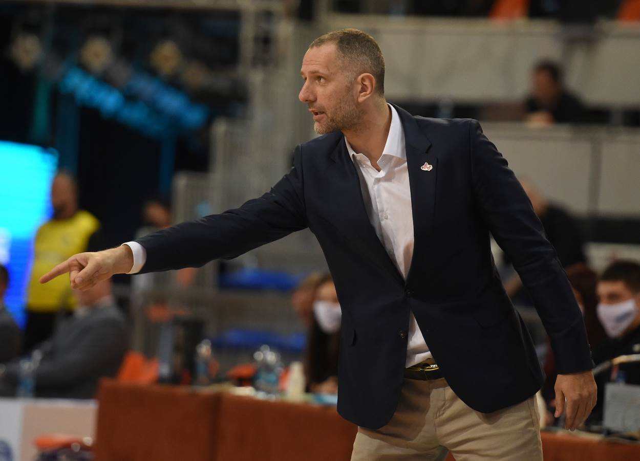 Vule Avdalović trener OKK Beograda Mondo