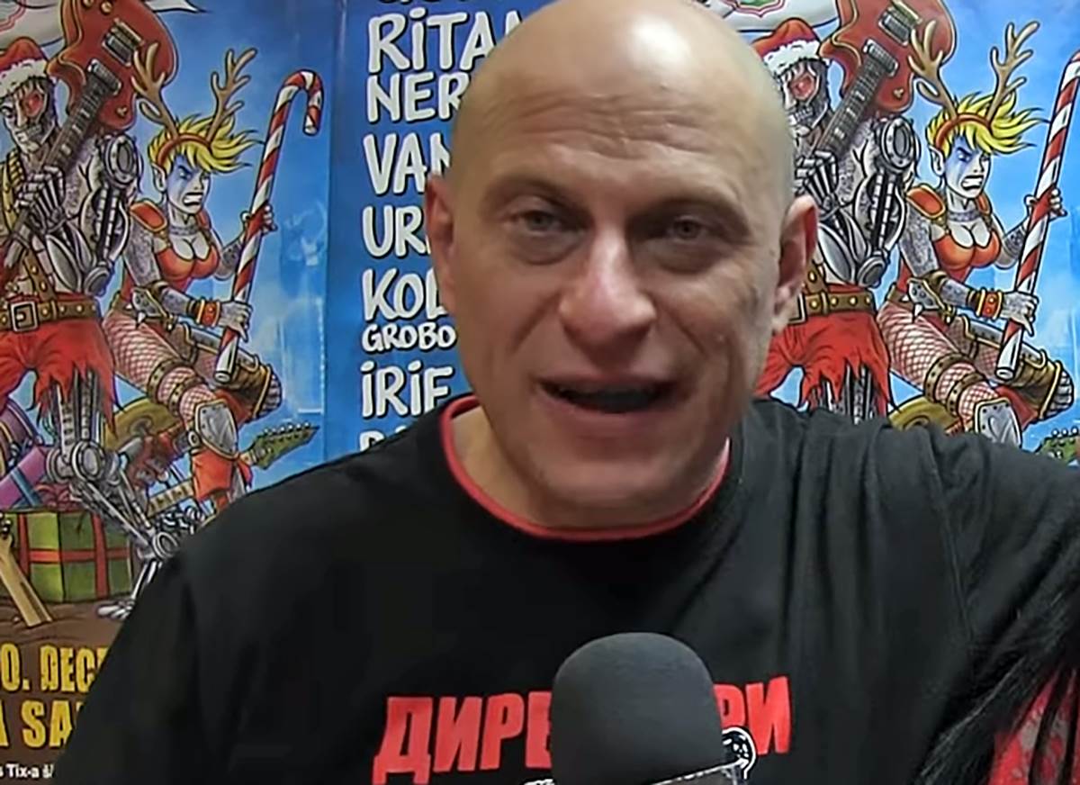 Sin pevača benda Direktori je član Vračaraca | Mondo