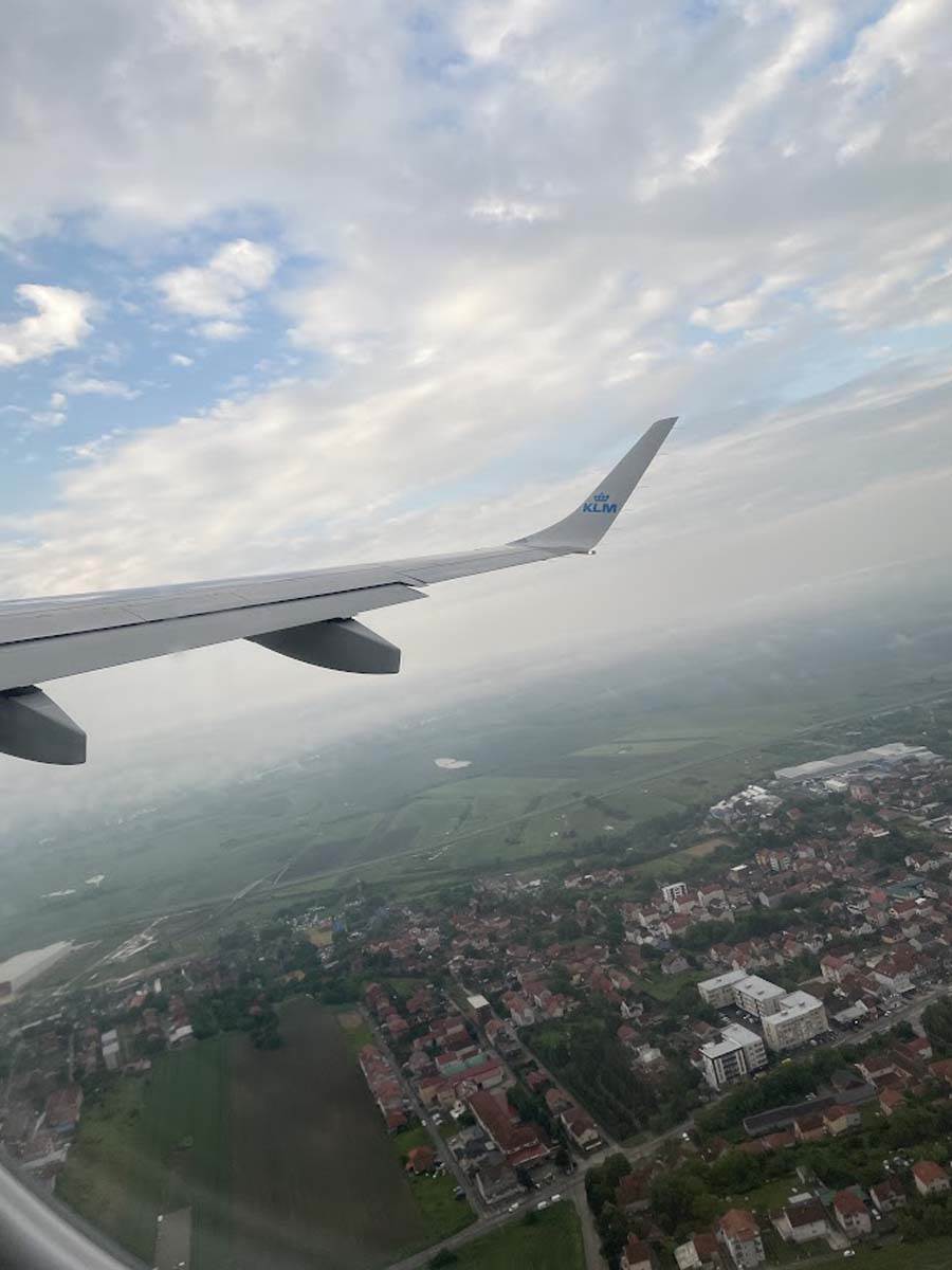 Avion iz Beograda prinudno sleteo zbog dima u kabini: Putnici dočekali Novu godinu na aerodromu