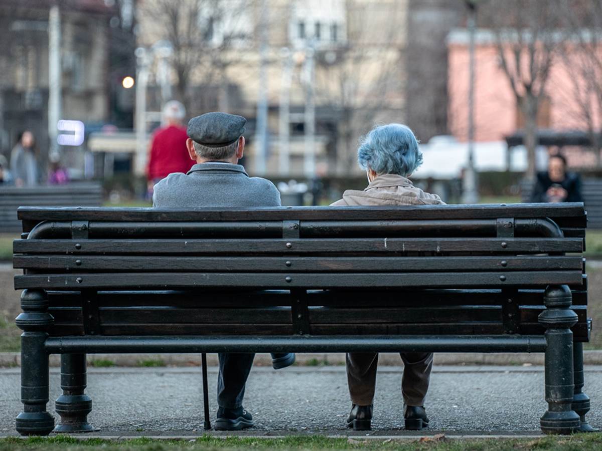 Sa karticom penzioneri mogu da ostvare brojne popuste: Evo kako da se prijavite, procedura je jednostavna