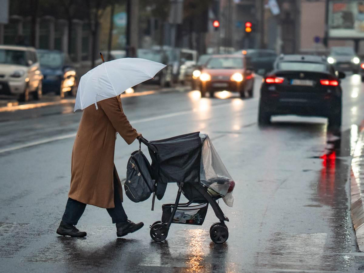 Hladno, tmurno i kišovito! Sa 20 stepeni temperatura otišla u minus, evo kakvo nas vreme očekuje tokom nedelje