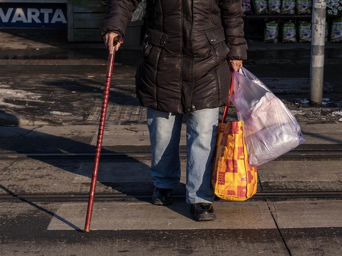 "Ulaze u kuće, penzionerima nude šerpe": Zaživela stara prevara u Srbiji, ne nasedajte, posle traže "debele" pare