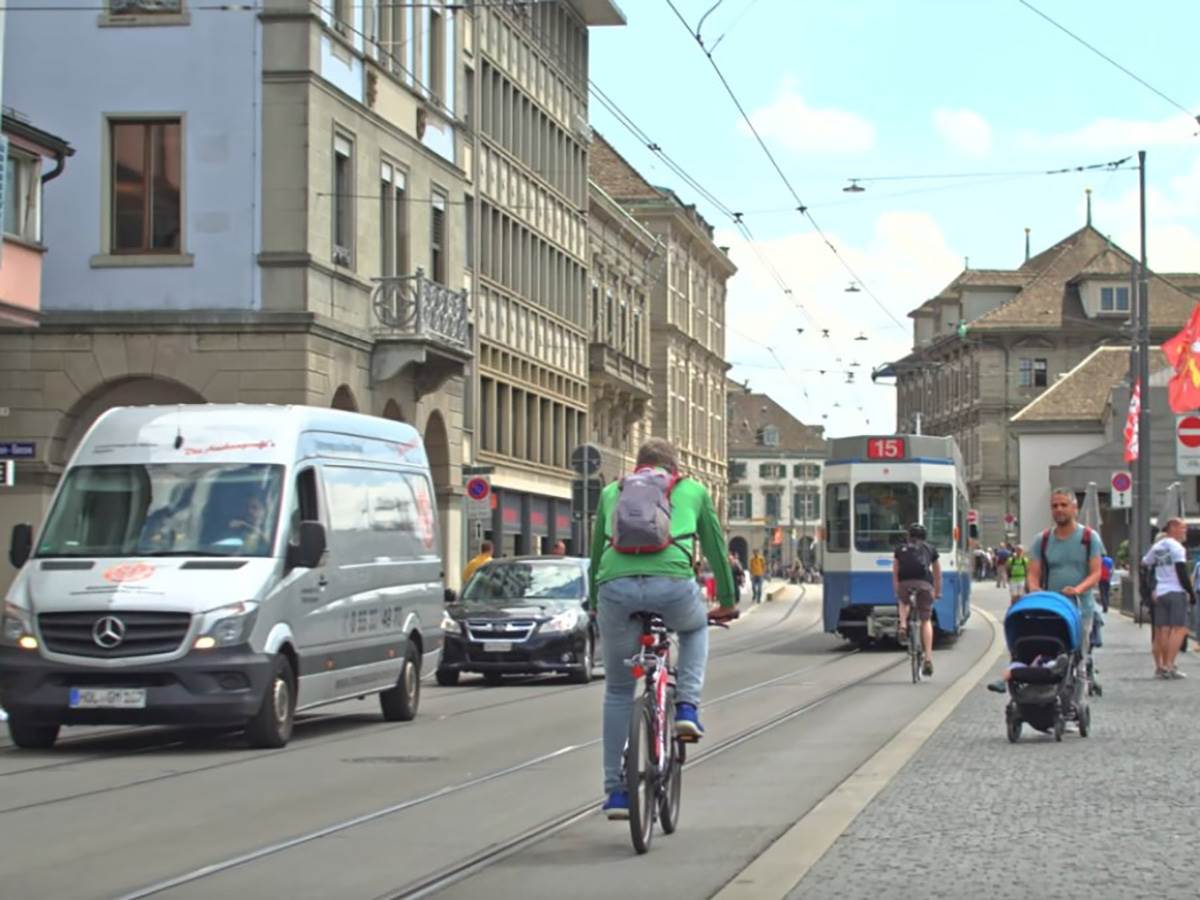 Gastarbajterka sa Balkana otkrila sve mane života "preko": Na posao idem i vraćam se po mraku, sunce vidim vikendom Gastarbajterka sa Balkana otkrila sve mane života "preko": Na posao idem i vraćam se po mraku, sunce vidim vikendom