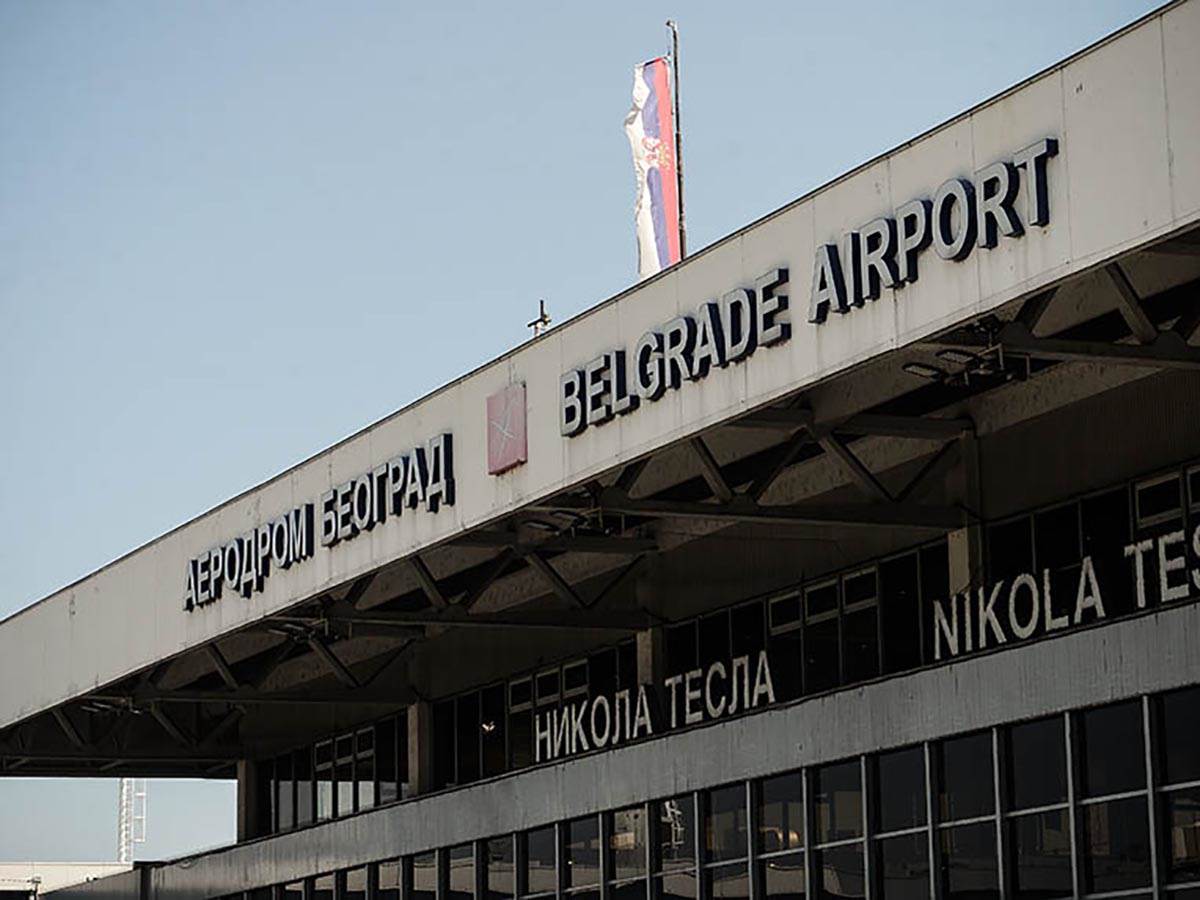 Zbog loših vremenskih uslova: Privremeno obustavljen avio-saobraćaj na Aerodromu "Nikola Tesla" Zbog loših vremenskih uslova: Privremeno obustavljen avio-saobraćaj na Aerodromu "Nikola Tesla"