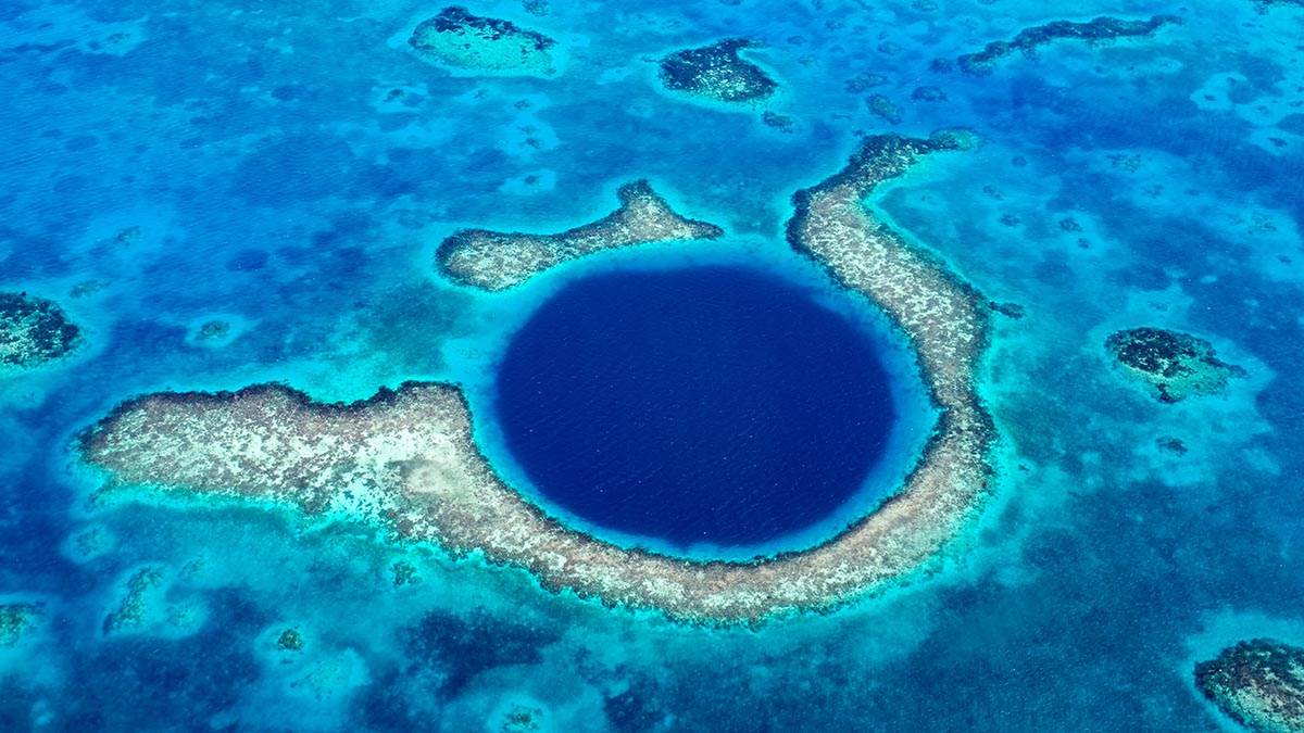 Ronioci istražili Veliku plavu rupu u okeanu kod Belizea | Mondo