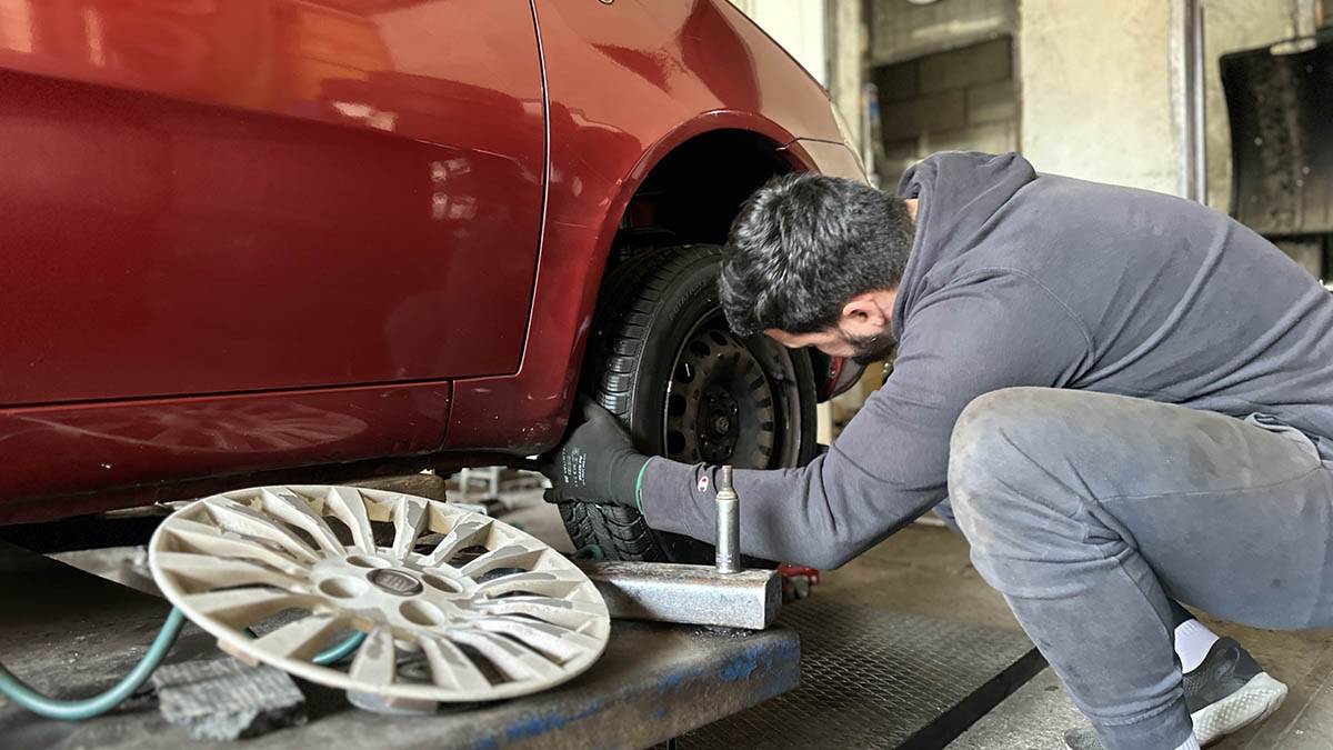 Ova 2 detalja na automobilu primećuju samo vulkanizeri: Ako nisu sređeni mogu da naprave ogromnu  štetu