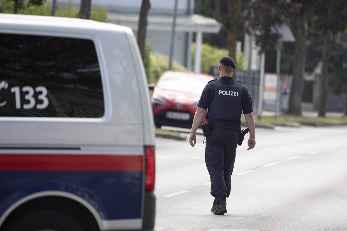 Teška nesreća u Austriji, slupali se Srbin i Bosanac: Šleper udario u kombi, pa se zakucali u betonsku ogradu