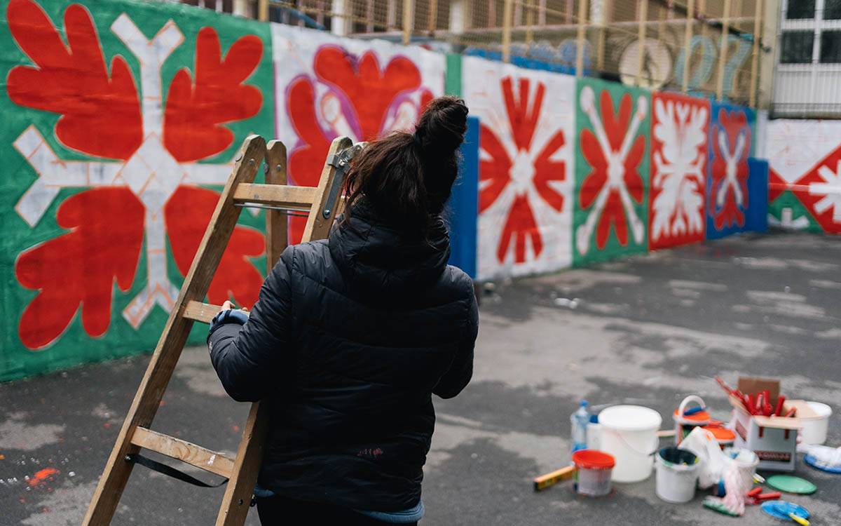 Mural i lavirint u dvorištu OŠ „Skadarlija“: Umetnost koja spaja igru i zajednicu