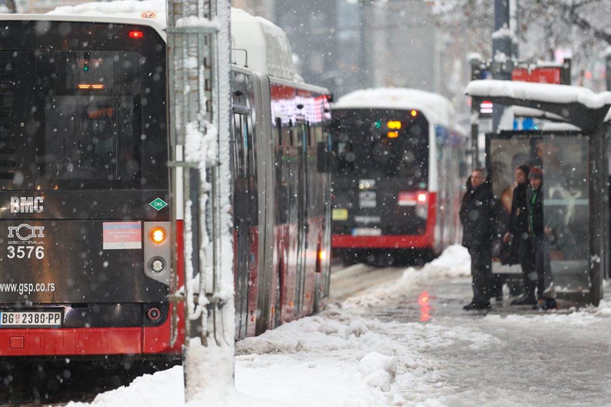 Pašće do 15cm snega, RHMZ najavljuje naglo pogoršanje vremena: Snežna granica će se spustiti i na 800 metara