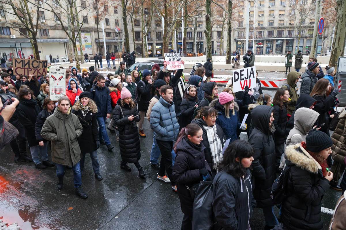 Studentske blokade u Beogradu: Okupljanje ispred Palate pravde, a u 14 časova blokada Mostarske petlje