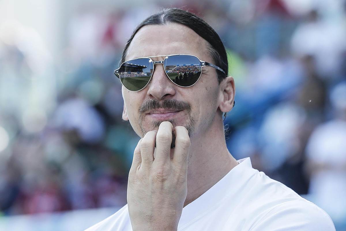 Zlatan smenio trenera usred utakmice, ali to nije najveći šok! Javio se i rekao ono što mu je najteže