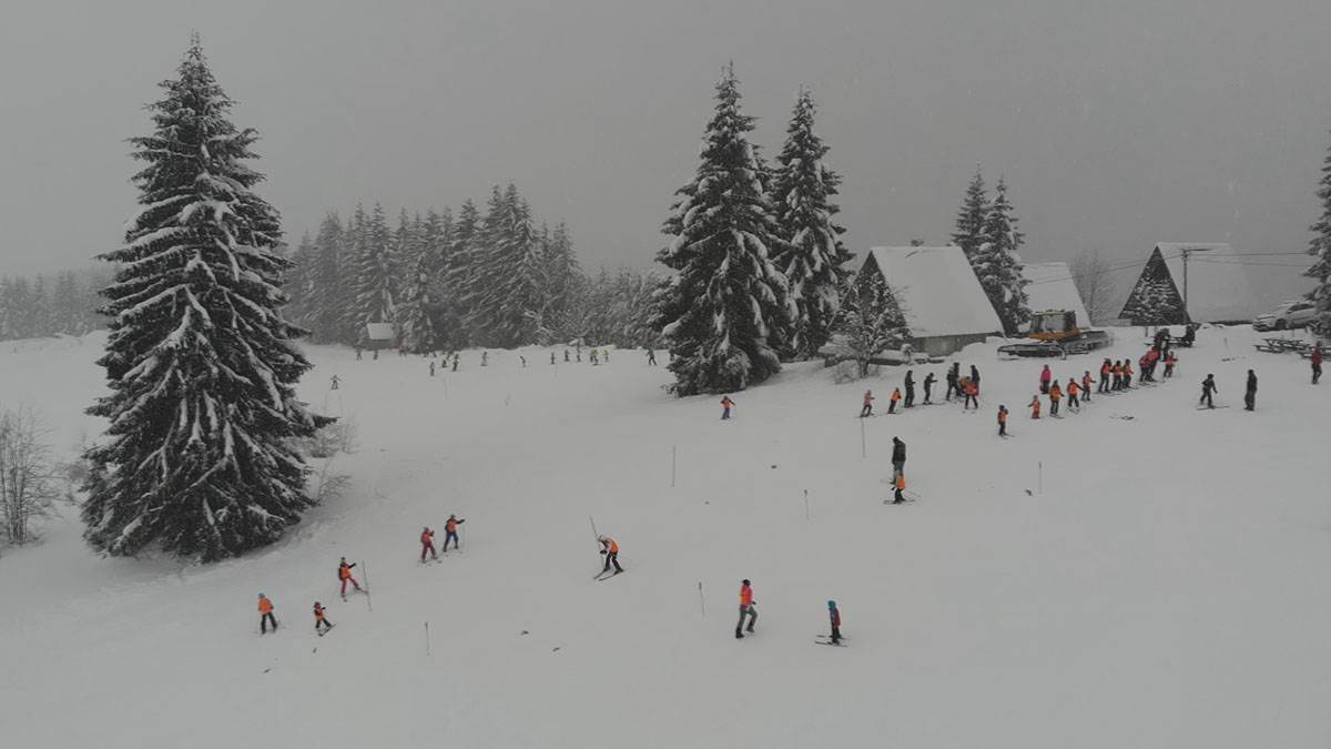 Vikendica 30 evra za porodicu na srpskoj planini: Kafa 100 dinara, svi hrle ovde zbog 3 stvari (Foto)