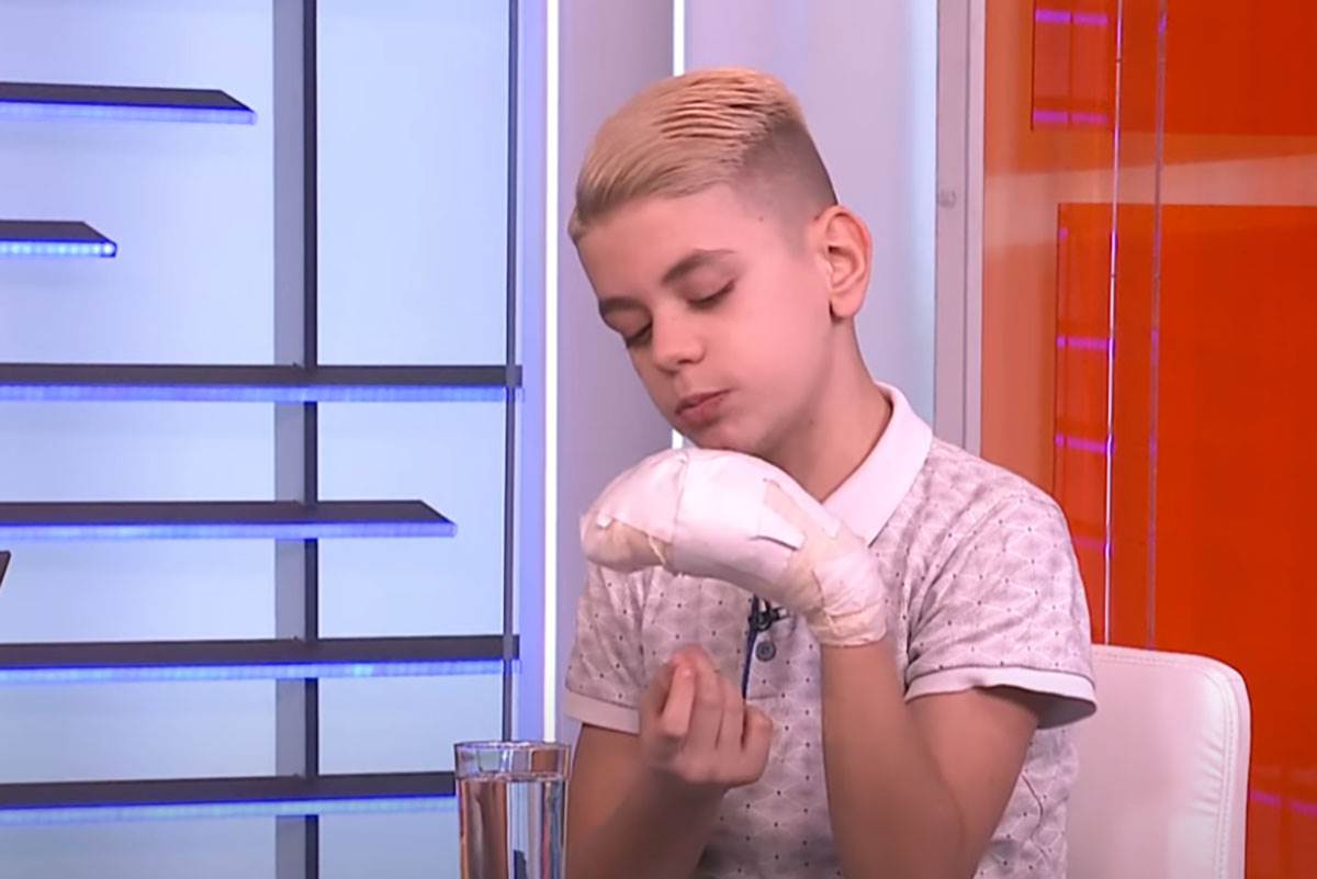 Konstantinu (13) petarda eksplodirala u ruci: Ostao bez dva prsta, voditelji Jutarnjeg zanemeli zbog njegovih reči