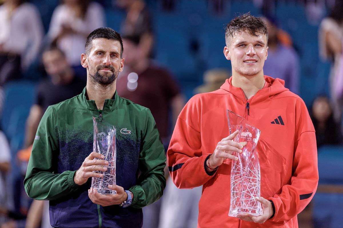 Jakub-Mensik-Novak-Djokovic-1.jpg