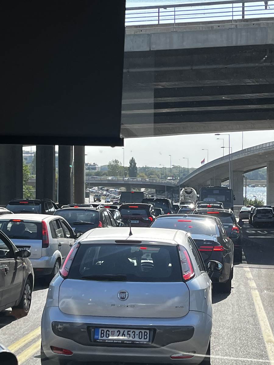 Velike gužve u Beogradu, od Sajma do Ade za 40 minuta | Mondo