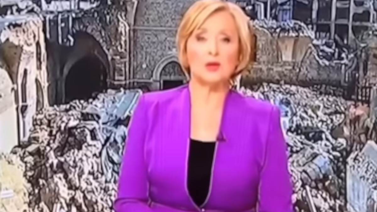 Voditeljki RTS popucala dugmad na sakou uživo u programu | Mondo