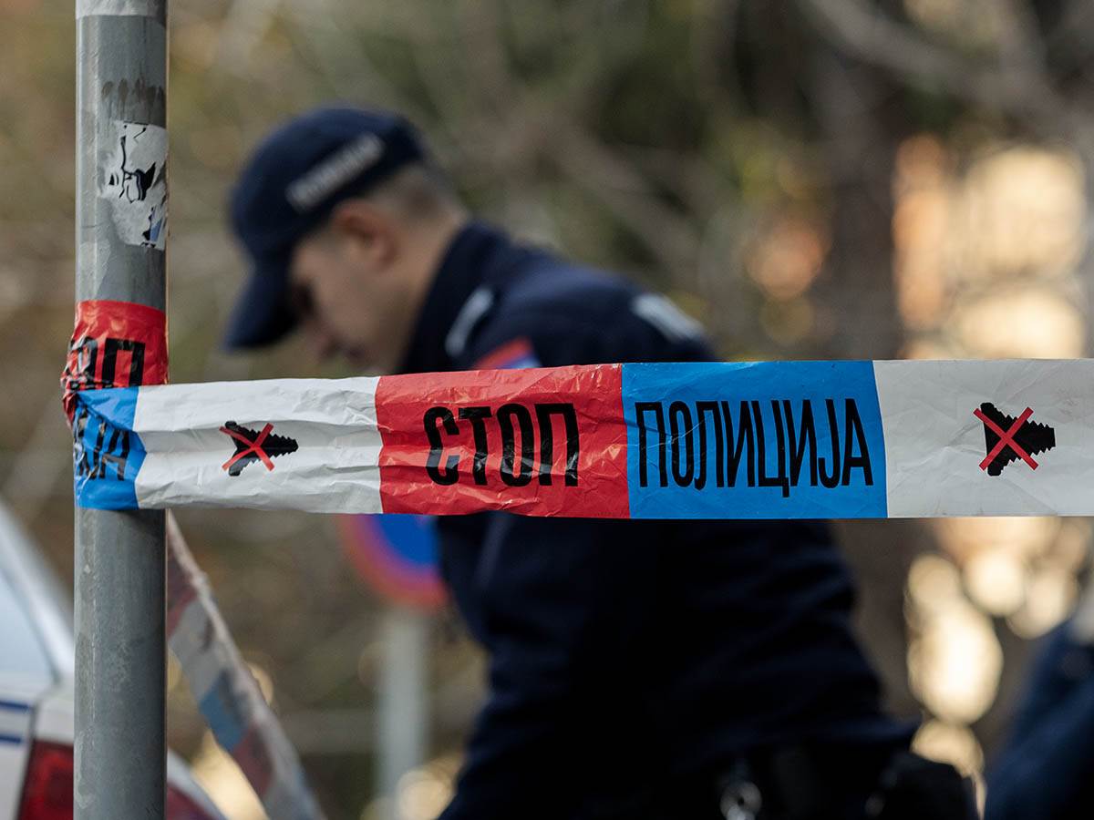 Maloletnik (17) nasmrt zadavio oca: Oglasio se MUP o jezivom zločinu u Bečeju Maloletnik (17) nasmrt zadavio oca: Oglasio se MUP o jezivom zločinu u Bečeju