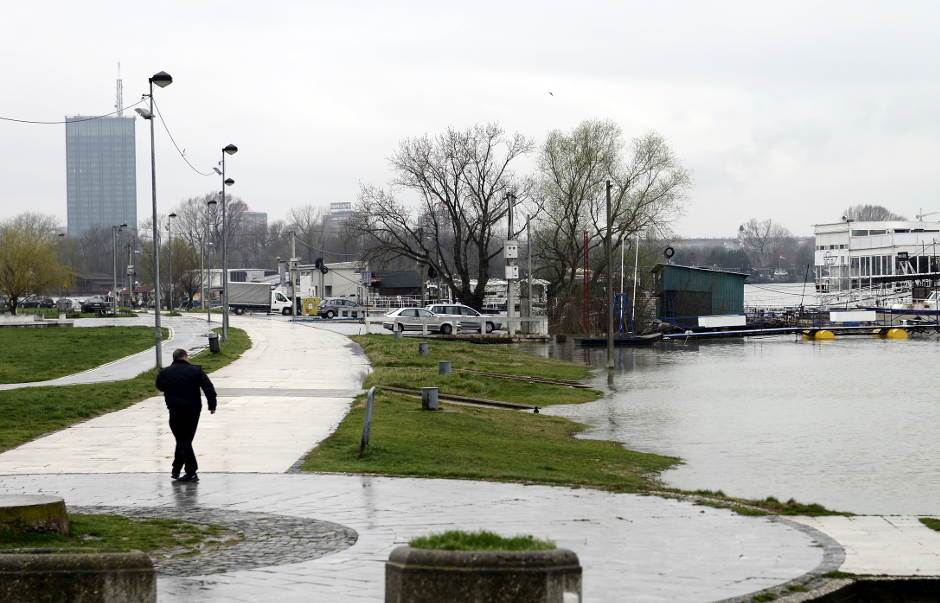 Otkačio se splav na Savi! Nekontrolisano išao niz reku, u njemu se nalazio jedan čovek