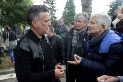 Pevač otišao kod vračare da zaustavi prokletstvo koje mu je pobilo porodicu: Kad je čuo ko je krivac sledio se