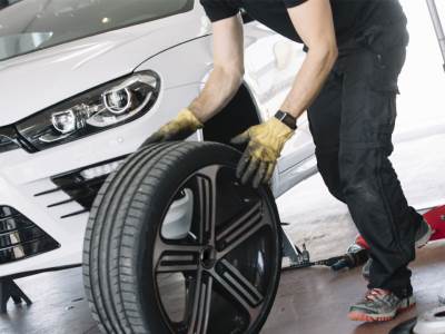 Kada je pravo vreme za stavljanje letnjih guma? Evo šta kaže zakon u Srbiji i koji su znakovi da treba menjati