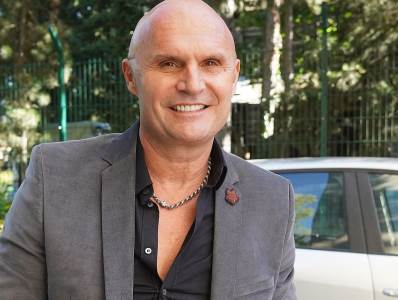 "Kad su je Karići kupili morali su da me odvajaju od stubova": Mili dve godine besplatno živeo u vili u Užičkoj