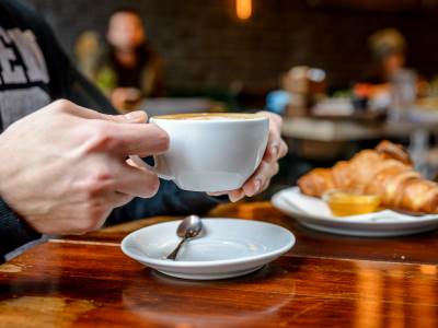 Bolje od mleka u kafi, a niko ga ne pije: Pomaže crevima, holesterolu i kontroli apetita