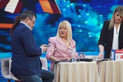 "Vukao me kao vreću i rekao da se penjem na sto": Pevačicu ponizili na nastupu, pobegla iz šatre u suzama