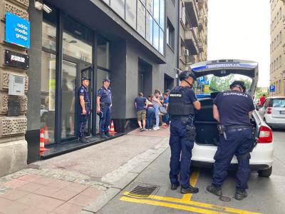 DOJAVE O BOMBAMA U KURIRU I MONDU: Zgrada evakuisana, u toku detaljan pretres