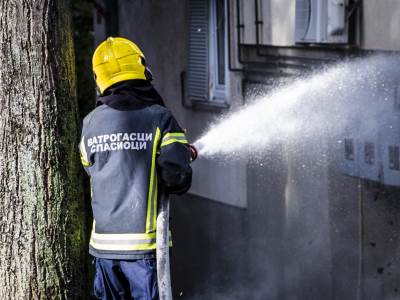 Izgorela kuća petočlanoj porodici: Užas u Pančevu, otac i ćerka u kritičnom stanju (Foto)