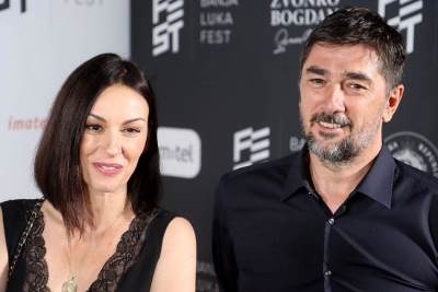 Jedina fotka sa venčanja Slobode Mićalović i Vojina Ćetkovića koja je izašla u javnost: Već 18 godina su u srećnom braku