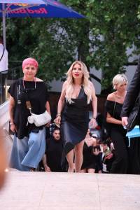 Dea Đurđević s mužem otišla na Ostrog: Voditeljka blista u drugom stanju, a pogledajte Lazara (Foto)
