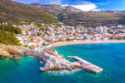 Neverovatno čudo iz doba Jugoslavije fascinira turiste: U centar grada kao da je sleteo svemirski brod