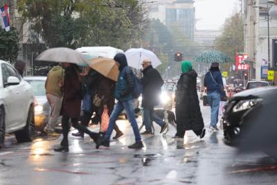 RHMZ otkrio gde će pljuštati kiša večeras: Upozorenje za ova 3 dela Srbije, na udaru i Beograd (Foto)