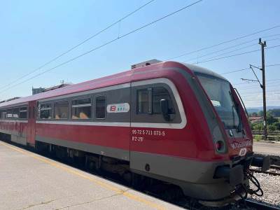 "Mašinovođa nije postupio po uputstvu": Oglasio se Srbijavoz o iskakanju iz šina kod Lovćenca  