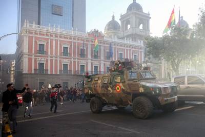 Totalni haos u Boliviji: Predsednik sprema uvođenje vanrednog stanja, vojska izlazi na ulice