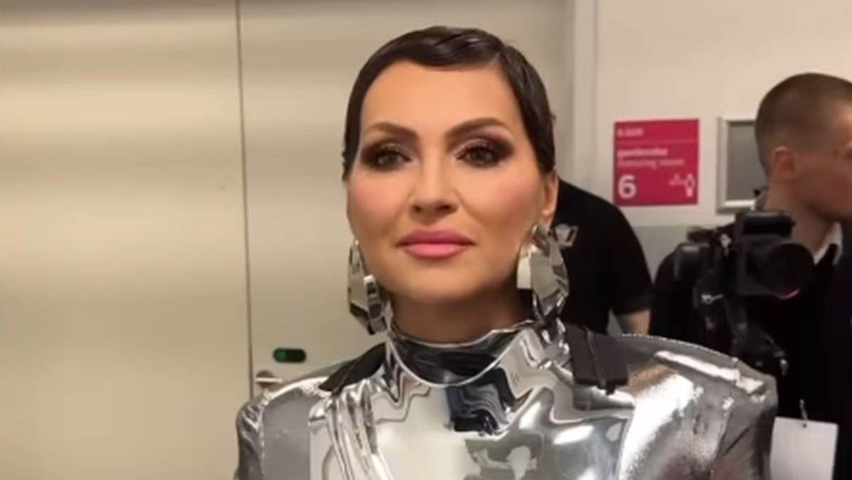 Povređena Nina Badrić: Poznato u kakvom je stanju pevačica nakon haosa u Banjaluci