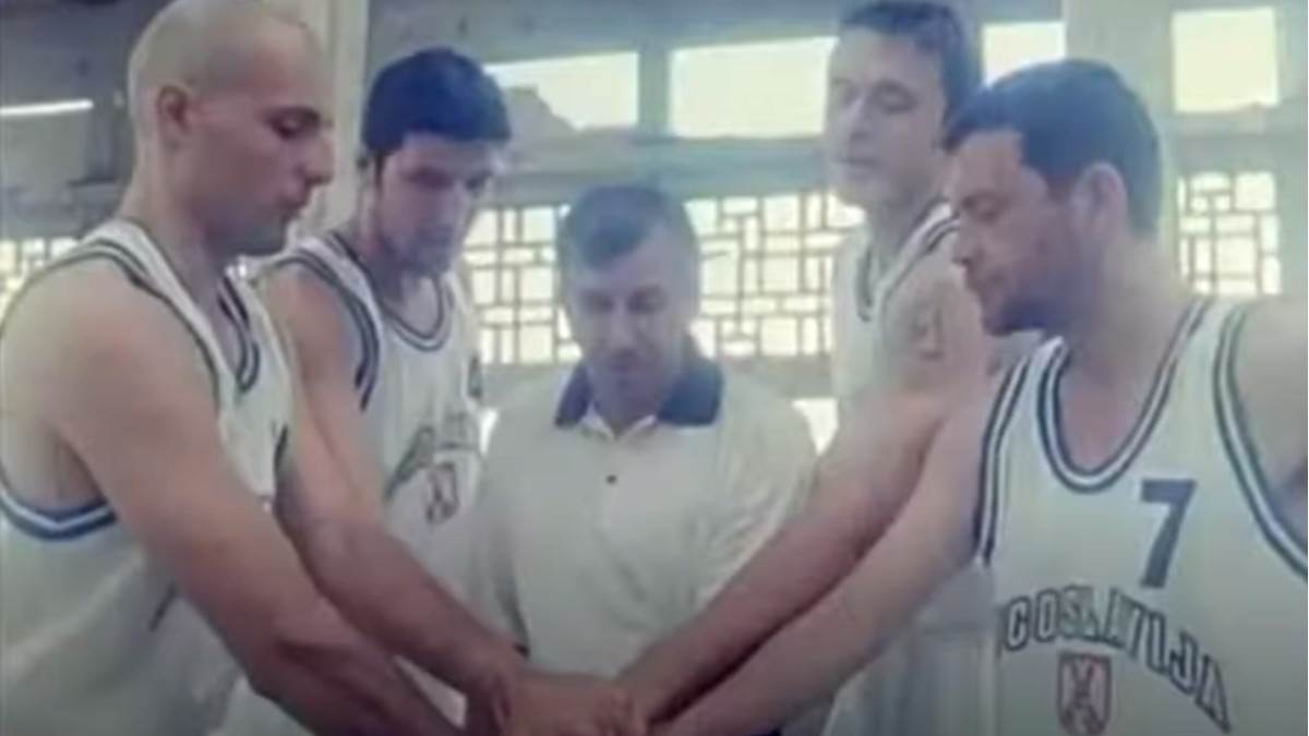 Najcitiraniji srpski film, a sevali šamari na setu: Glumac otkrio tajnu sa snimanja "Nebeske udice", 19 puta ga udario