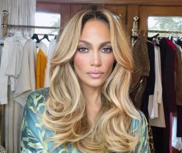 Škandalozni posnetek Jennifer Lopez z mladimi plesalci pretresa javnost