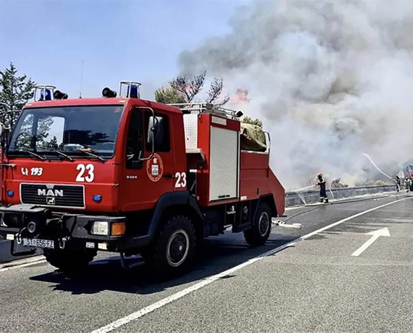 Veliki požar u Zagrebu: Vatrogasci spasili jednu osobu, gust dim se vidi izdaleka