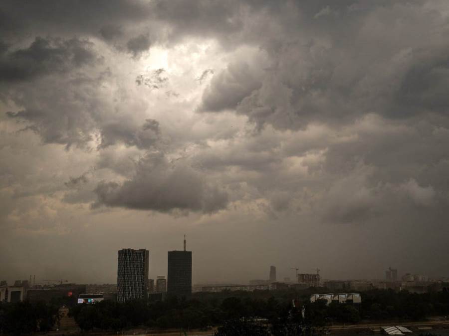 (Mapa) Crni oblaci koji su se nadvili nad Hrvatskom prešli i u Srbiju: Na severu pljušti, dok ostatak zemlje gori