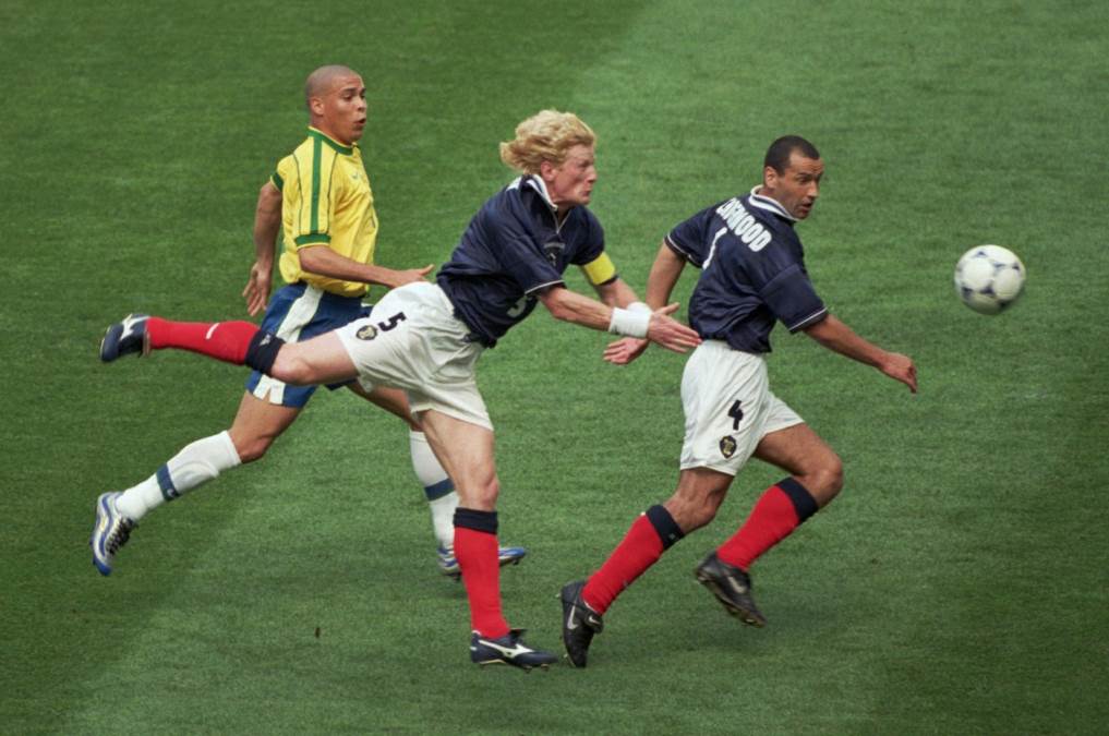 Legendarni Kolin Hendri obsojen zaradi zalezovanja bivše partnerke