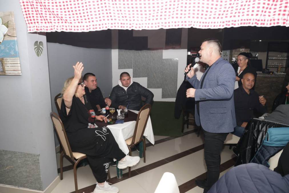 "Nakon razvoda me je sačekao u kući sa puškom": Pevačicu otac hteo da ubije jer je ostavila muža, iznela šok detalje