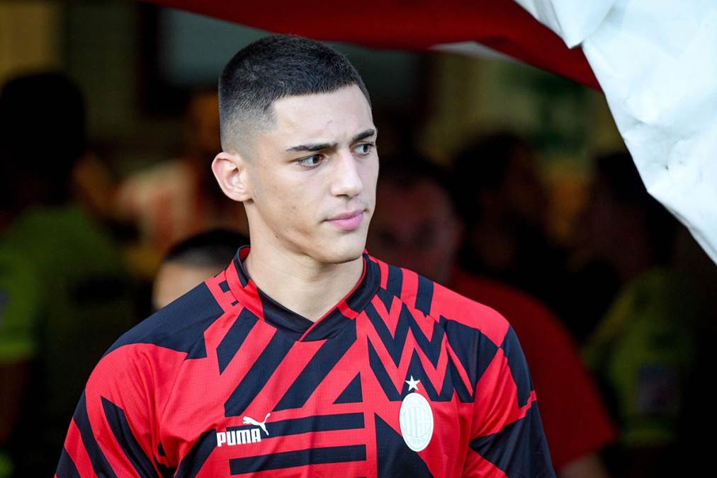 Marko Lazetić zapušča Milan po kratki epizodi in se seli na Škotsko