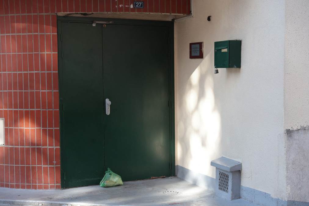 "Neprihvatljiv čin mržnje, skandalozne provokacije": Svinjske glave postavljene ispred džamija (Foto)