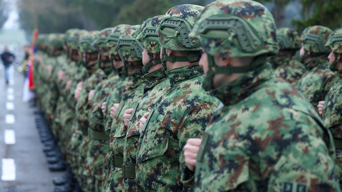 Poznat tačan datum i gradovi u koje idu regruti: Vojni rok će trajati 75 dana, a evo ko će morati da ostane duplo duže