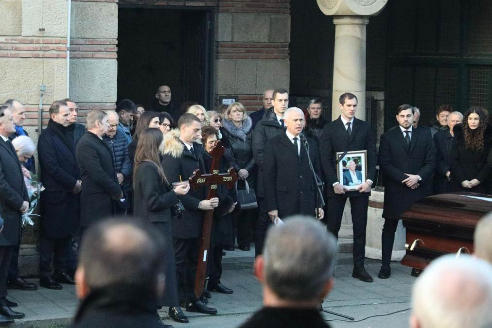 Sahranjen otac Zvezdana Terzića: Fudbalske legende došle da izjave saučešće