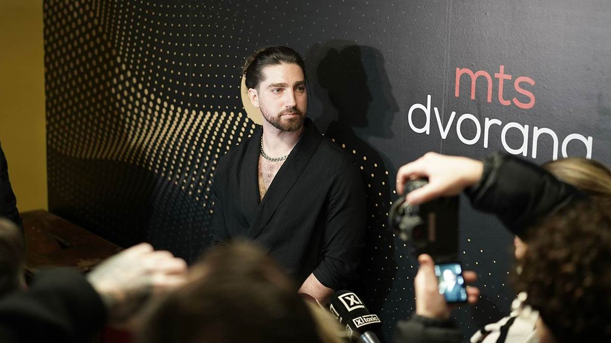 Pevač nakon pada izgubio pamćenje: Pao na glavu i dobio amneziju, brat morao da mu pokazuje snimak šta se desilo