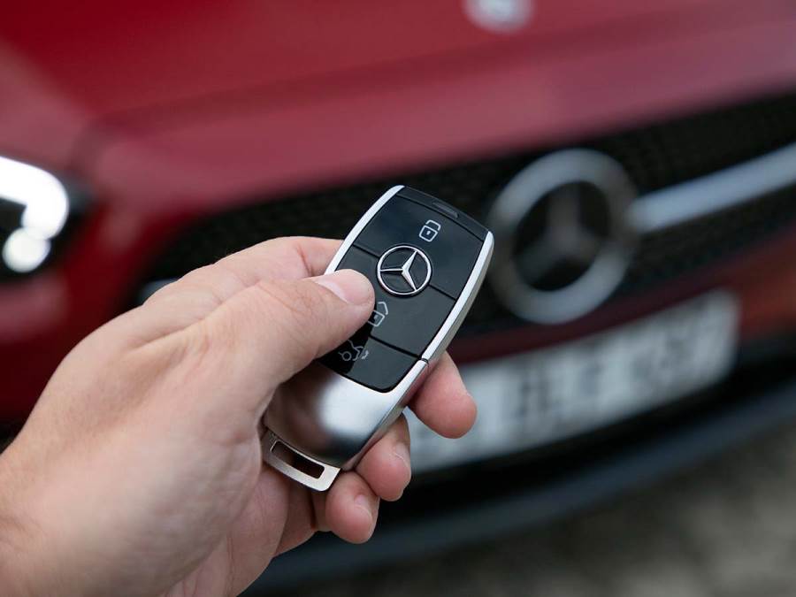 Kako otključati auto ako nestane baterije u ključu? Za ovaj trik mnogi nisu znali, a jako je koristan 