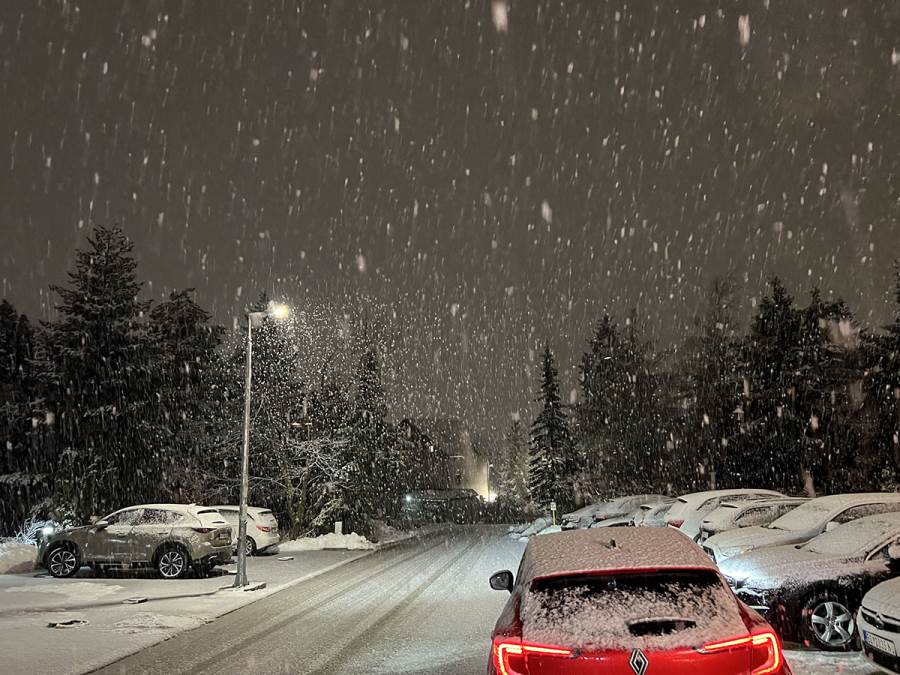 Oglasio se RHMZ: Evo gde će večeras padati sneg uz jak vetar